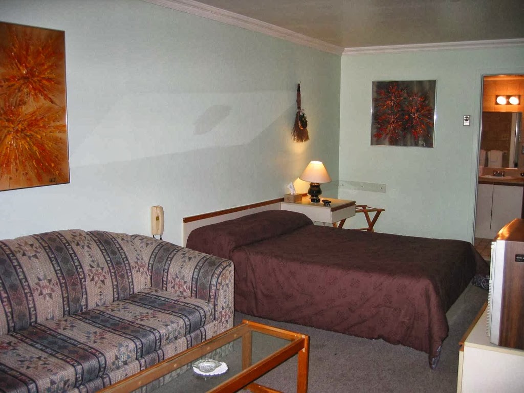 Motel Au Pied Du Nord | 2222 Boulevard du Curé-Labelle, Saint-Jérôme, QC J7Y 1T5, Canada | Phone: (450) 431-0519