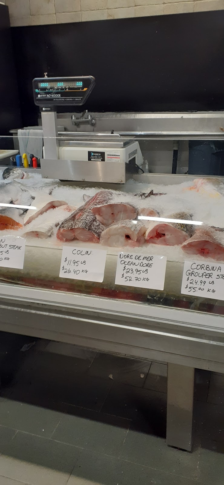 Poissonnerie Casablanca Fish Market | 4687 Blvd. Samson, Laval, QC H7W 2H5, Canada | Phone: (450) 681-1669