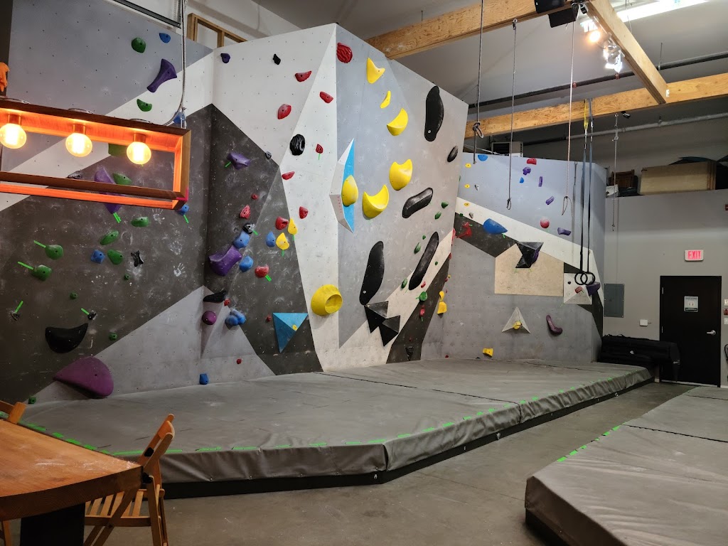 The Hangar Climbing Lounge | Bouldering Gym | 5824 Sechelt Inlet Rd, Sechelt, BC V0N 3A3, Canada | Phone: (604) 741-7221