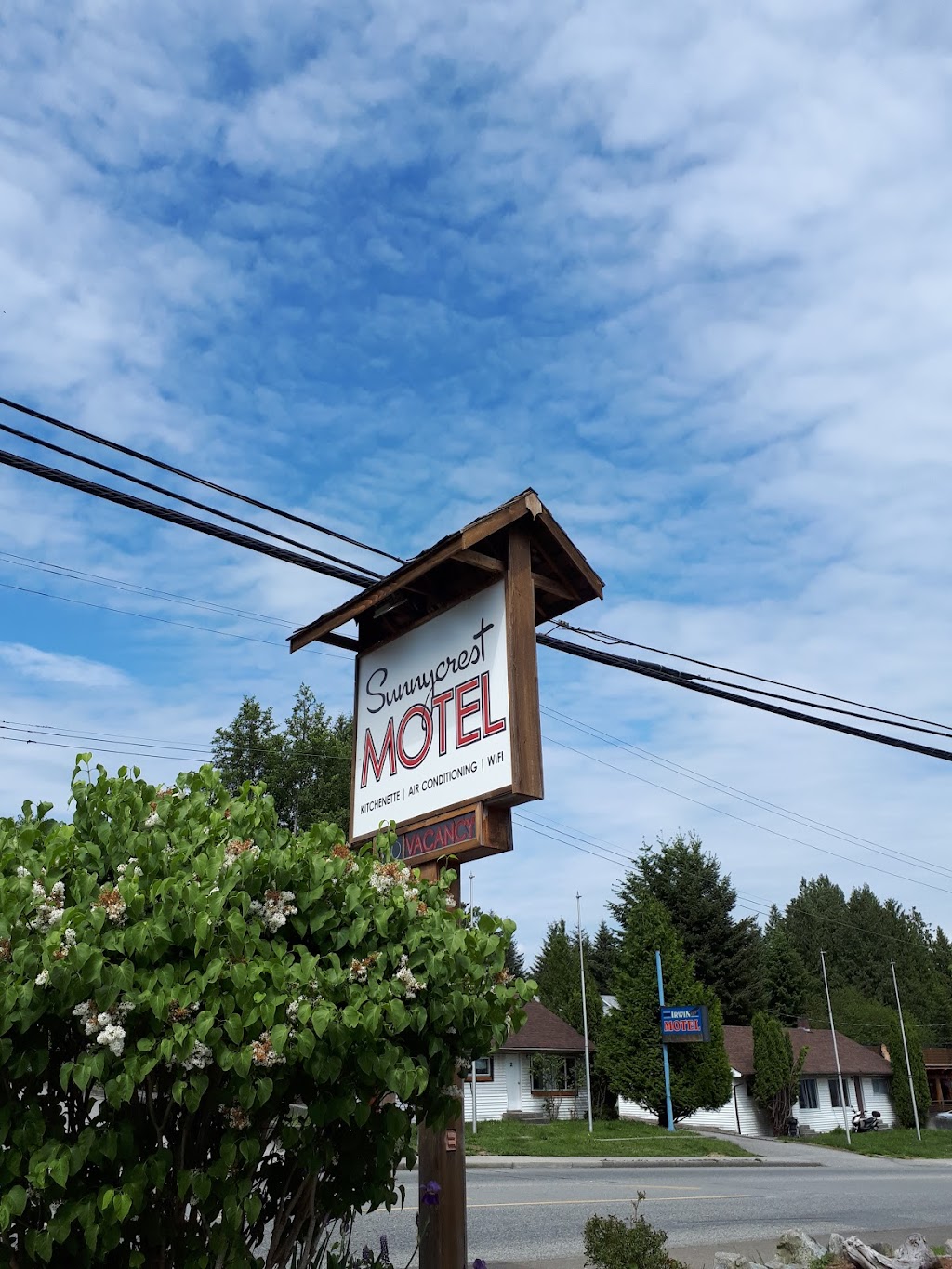 Sunnycrest Motel | 835 Gibsons Way, Gibsons, BC V0N 1V8, Canada | Phone: (604) 886-2419