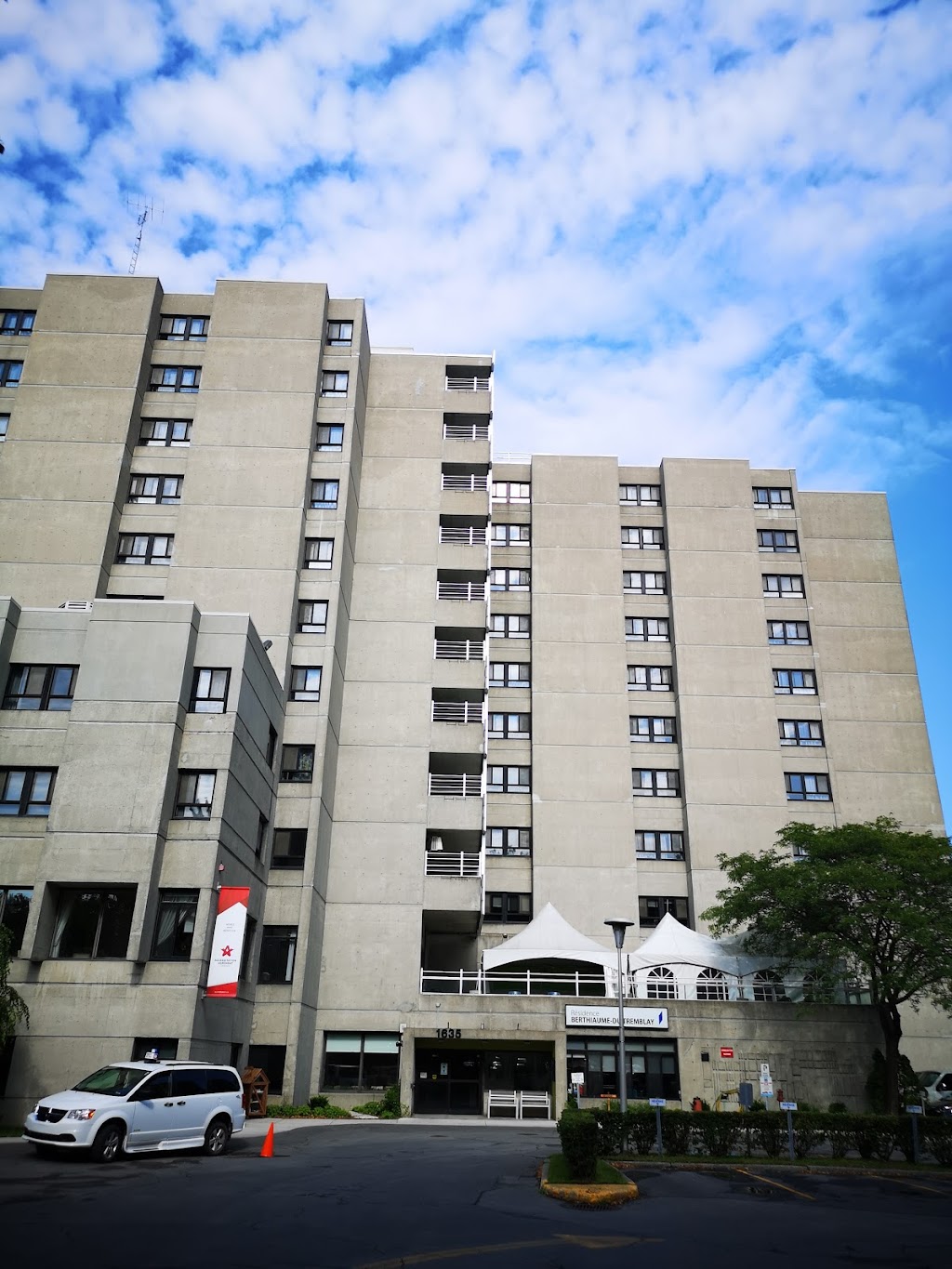 Residence Berthiaume-Du Tremblay | 1635 Boul. Gouin E, Montréal, QC H2C 1C2, Canada | Phone: (514) 381-1841