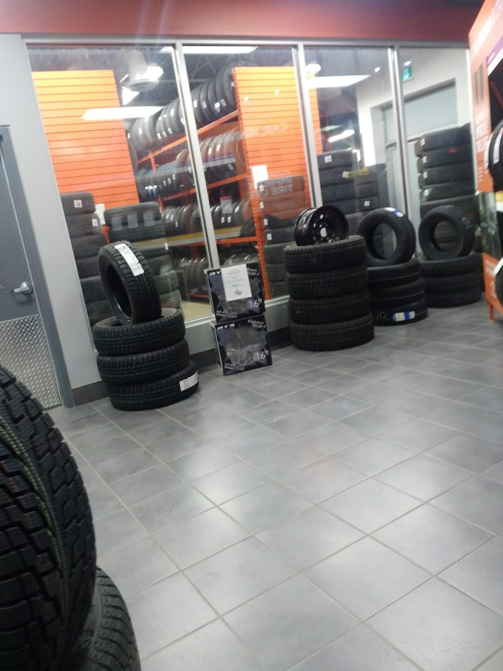 Kal Tire | 700 Wharncliffe Rd S, London, ON N6J 2N4, Canada | Phone: (519) 686-3472