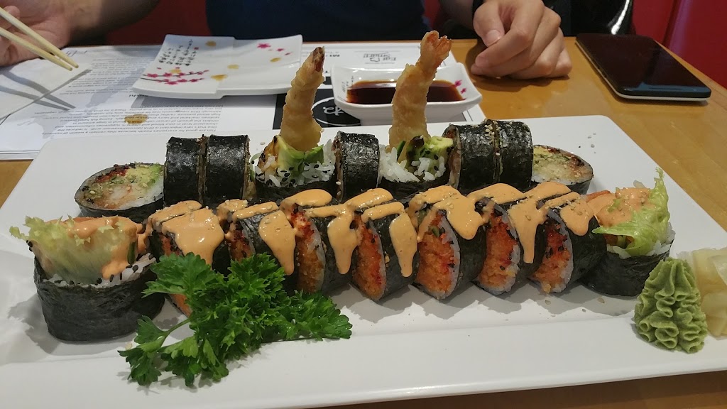 Mi•Ne Sushi | 325 Bremner Blvd, Toronto, ON M5V 3V3, Canada | Phone: (416) 623-1975