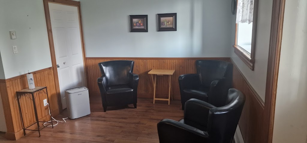 Hotel Sous La Croix | 3 Rue Sous la Croix, Tadoussac, QC G0T 2A0, Canada | Phone: (418) 235-2022