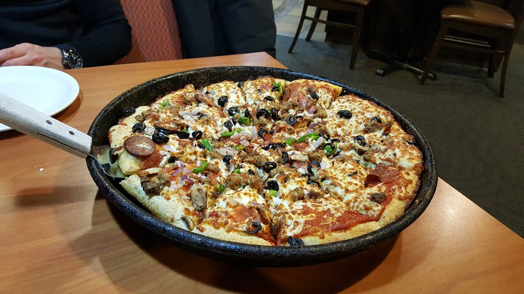 Pizza Hut | 848 Burnhamthorpe Rd W, Mississauga, ON L5C 2S3, Canada | Phone: (905) 275-2871