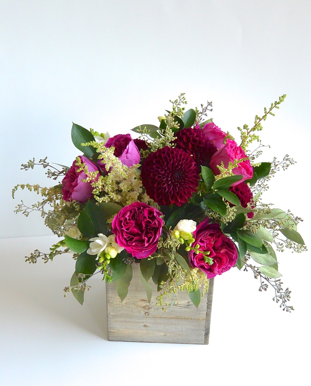 Simply Flowers | 15 Main St S, Newmarket, ON L3Y 3Y1S, Canada | Phone: (905) 715-7707