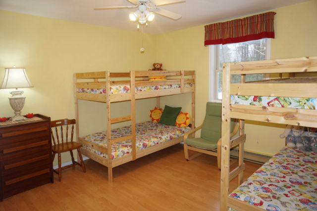 Sunflower Cottage at Sauble Beach | 158 Albemarle Crescent, Sauble Beach, ON N0H 2G0, Canada | Phone: (647) 478-6163