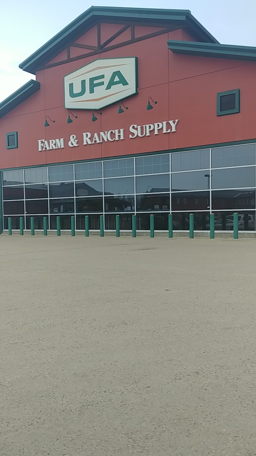 Red Deer UFA Farm & Ranch Supply Store | 204 Burnt Ridge Rd, Red Deer, AB T4S 2L4, Canada | Phone: (403) 356-3800