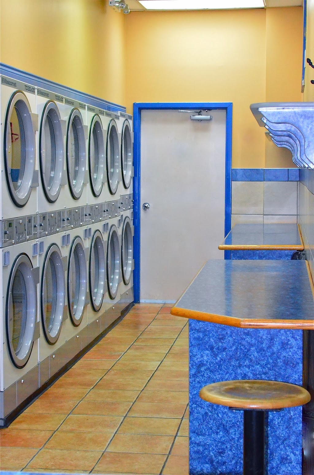 The Laundry Tub | 1-144 Kennedy Rd S, Brampton, ON L6W 3G4, Canada | Phone: (905) 453-1554