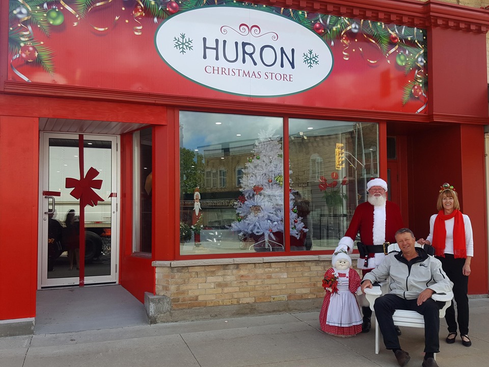 Huron Christmas Store | 5 Albert St, Clinton, ON N0M 1L0, Canada | Phone: (519) 525-0279