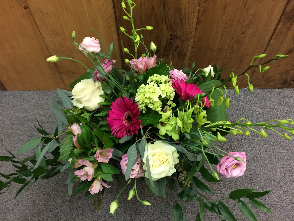 The Planted Arrow Flowers & Gifts | 501 St Lawrence St, Winchester, ON K0C 2K0, Canada | Phone: (613) 774-3825