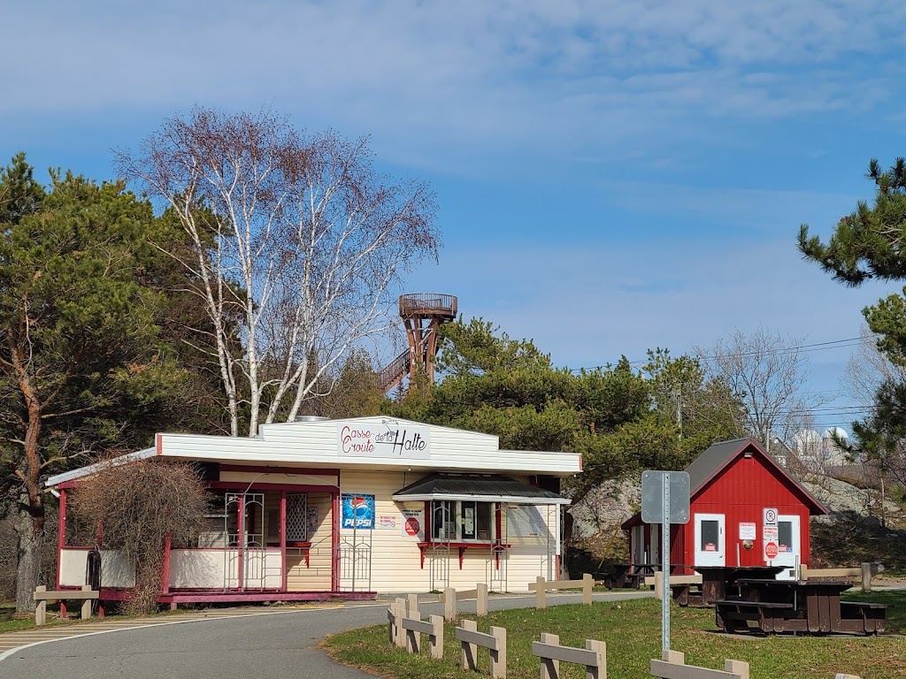 Casse-Croûte de la halte | 53-A QC-132, La Pocatière, QC G0R 1Z0, Canada | Phone: (418) 856-5810