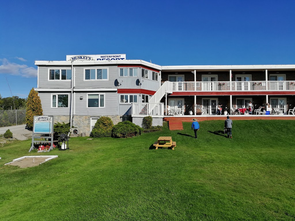 Muskeys Landing Resort | 100 Alcove Dr, Port Severn, ON L0K 1S0, Canada | Phone: (705) 538-2184