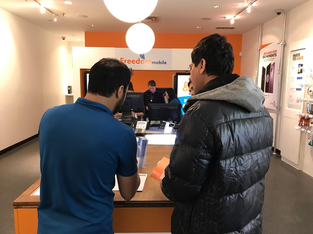 Freedom Mobile | Shoppers World Danforth, 3003 Danforth Ave Unit 20, East York, ON M4C 1M9, Canada | Phone: (647) 925-2801