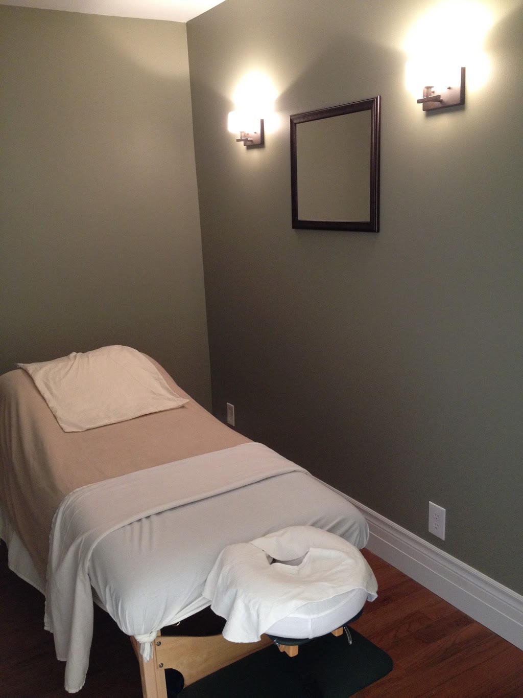 North Brentwood Massage Therapy Clinic | 5 Brentwood Rd N, Etobicoke, ON M8X 2B5, Canada | Phone: (647) 933-6268