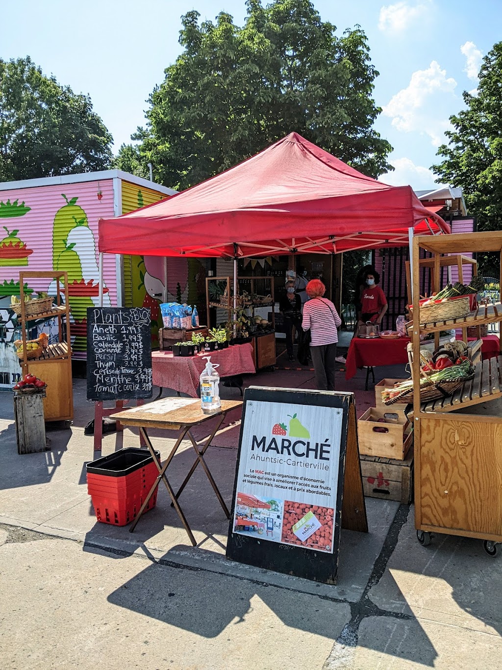 Marché Solidaire Sauvé | 9800 Rue Berri, Montréal, QC H3L 2G4, Canada | Phone: (438) 738-4102