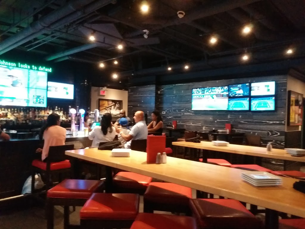 Shoeless Joes Sports Grill | 249 Queens Quay W, Toronto, ON M5J 1B5, Canada | Phone: (416) 915-7478