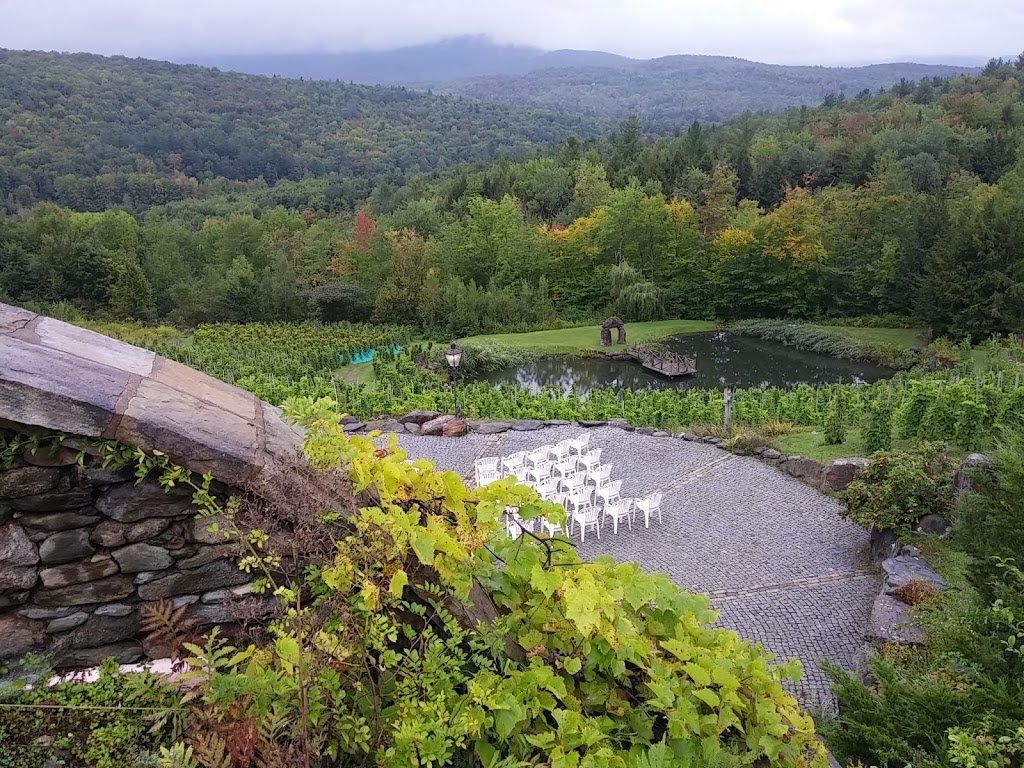 Vignoble Chapelle Ste Agnès Vineyard | 2565 Route Scenic, Sutton, QC J0E 2K0, Canada | Phone: (450) 538-0303