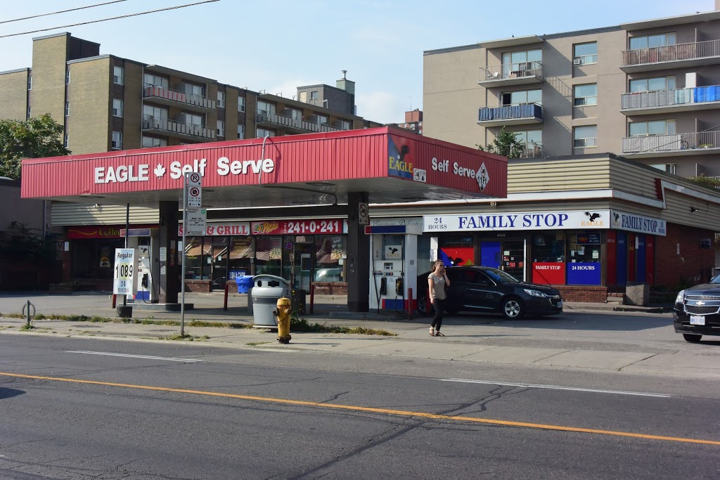 Pape Subs & Grill | 1048 Pape Ave, East York, ON M4K 3W2, Canada | Phone: (416) 422-0834