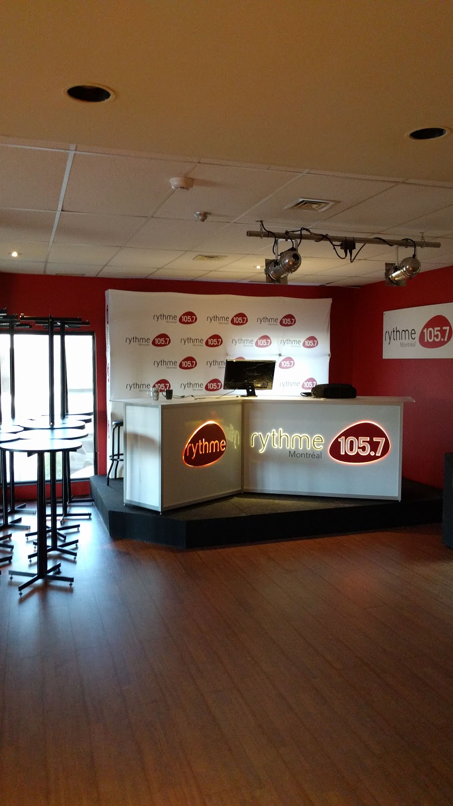 Rythme Fm 105.7 | 2830 Boul Saint-Martin Est, Laval, QC H7E 5A1, Canada | Phone: (450) 664-1500