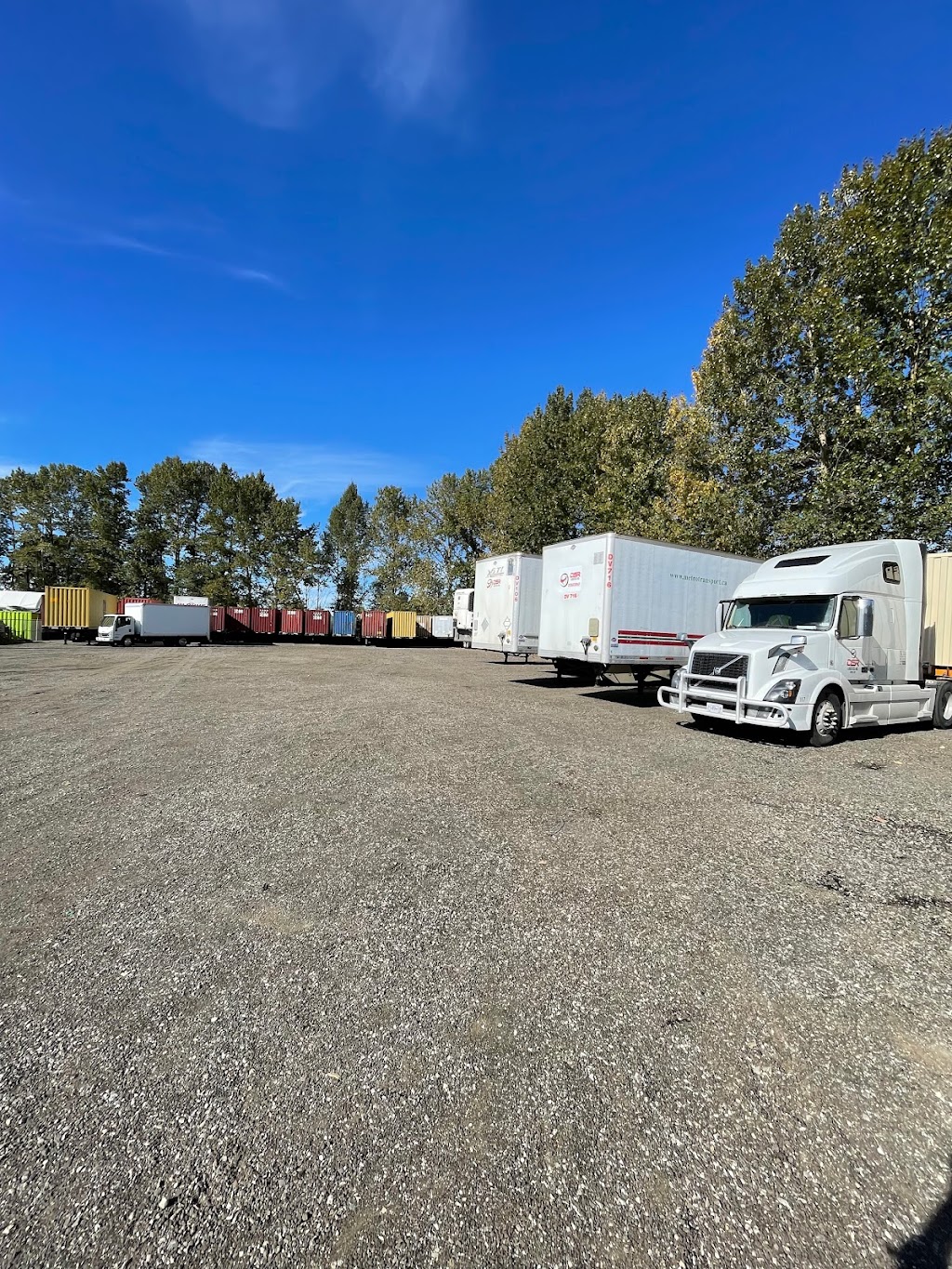 Dsr trailer yard | 6581 River Rd, Delta, BC V4K 5B9, Canada | Phone: (778) 400-3937