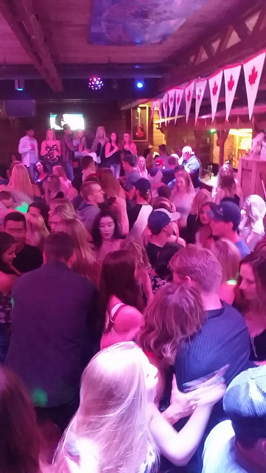 Billy Bobs Saloon | 3310 50 Ave, Red Deer, AB T4N 3X9, Canada | Phone: (403) 358-4004