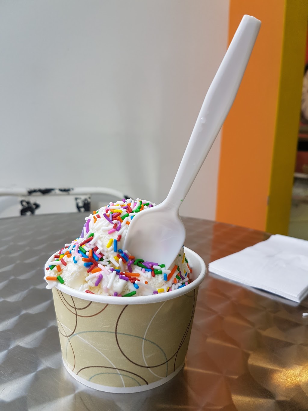 Gregs Ice Cream | 32 Gristmill Lane, Toronto, ON M5A 3C4, Canada | Phone: (416) 961-4734