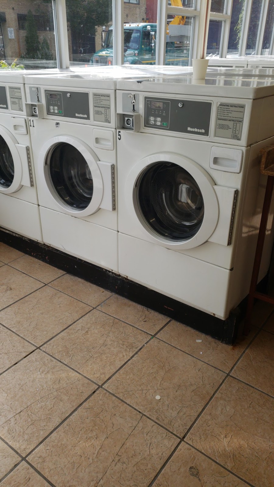 Papas Laundromat | 345 Dundas St E, Toronto, ON M5A 2T3, Canada | Phone: (647) 247-7497