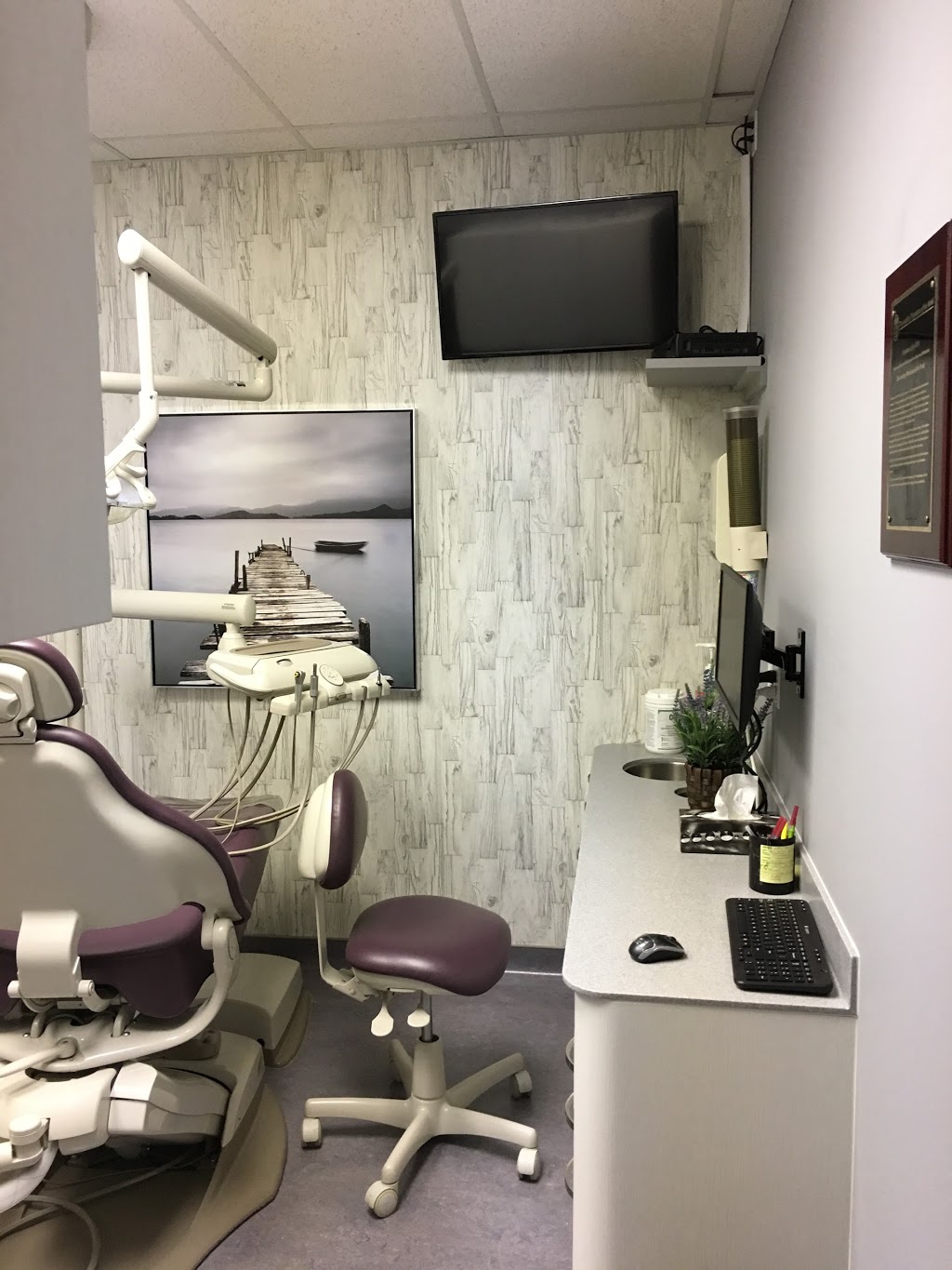 Parkway Family Dental | Windsor Ontario Dentist | 2825 Lauzon Pkwy, Windsor, ON N8T 3H5, Canada | Phone: (519) 948-0101