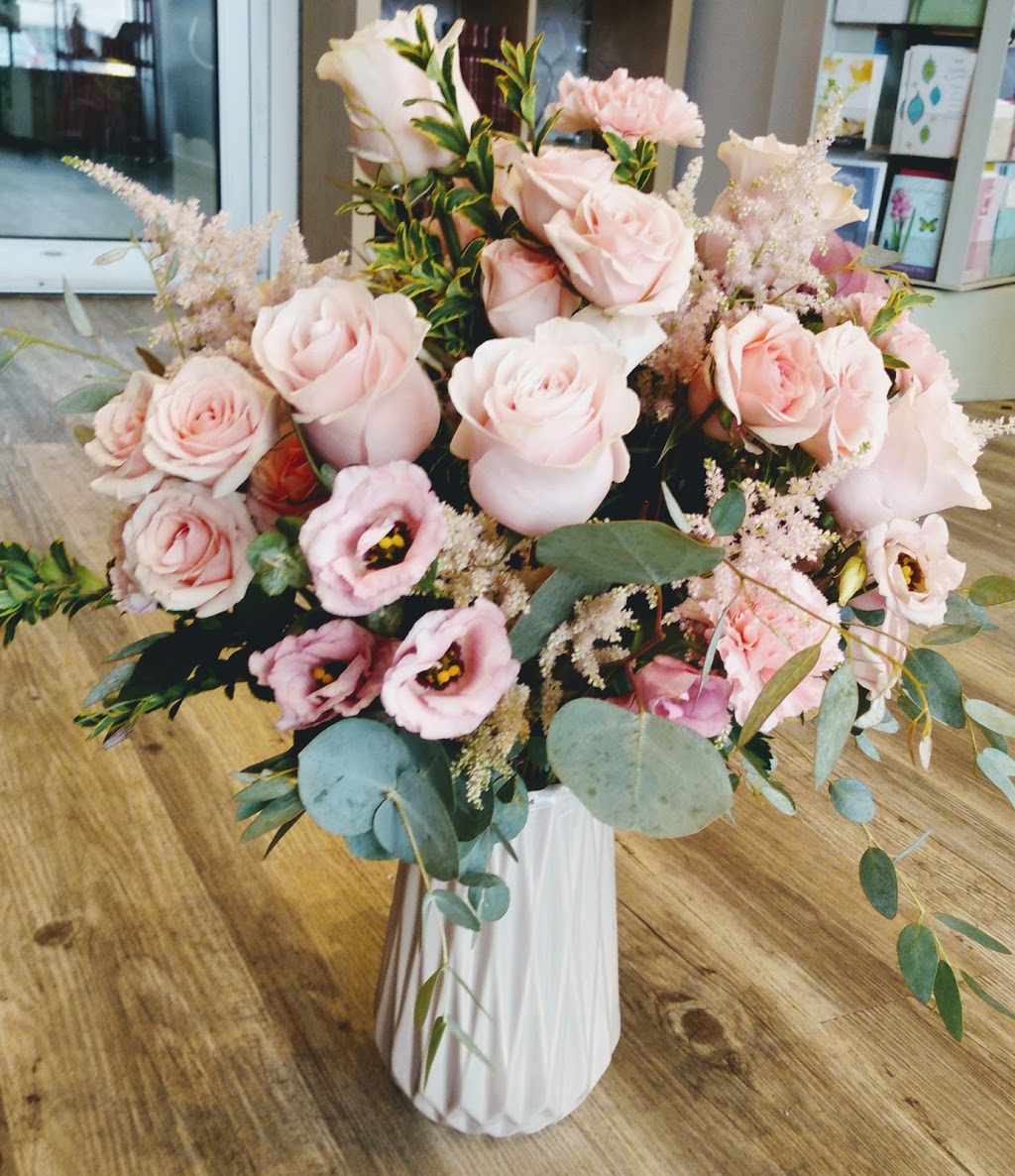 Quinn and Kims Flowers | Box 385, 515 Ross Ave, Dalmeny, SK S0K 1E0, Canada | Phone: (306) 956-0601