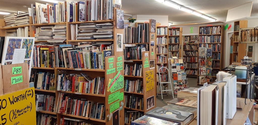 Willowbooks | 173 Queen St, Port Perry, ON L9L 1B8, Canada | Phone: (905) 985-0888