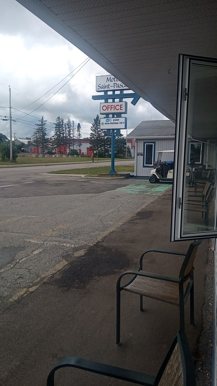 Motel Saint-Pascal | 335 de lAmitié, Saint-Pascal, QC G0L 3Y0, Canada | Phone: (418) 492-3522