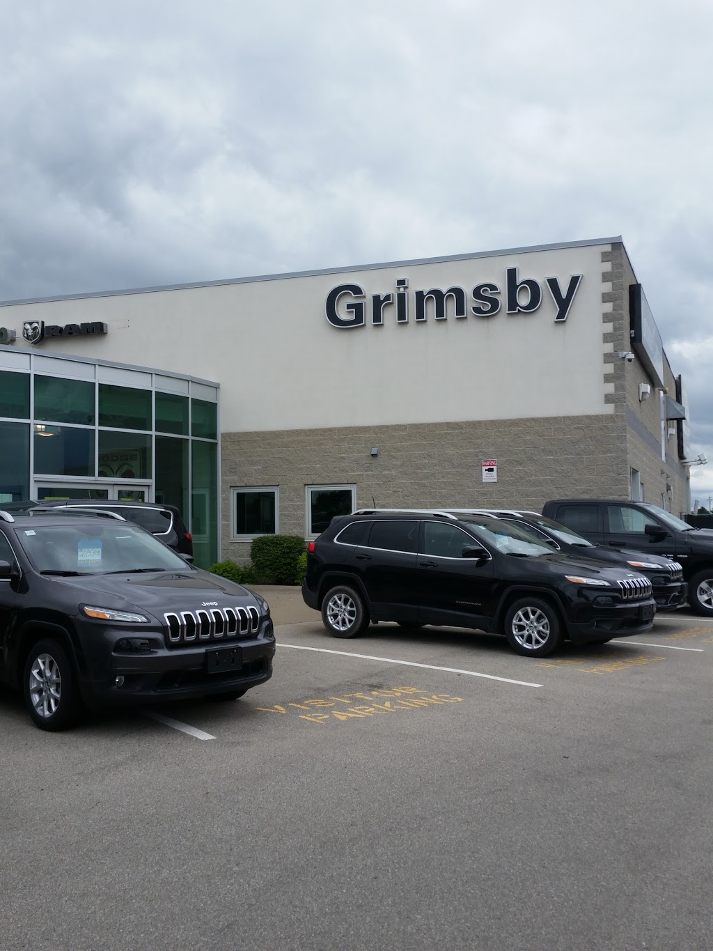 GRIMSBY CHRYSLER DODGE JEEP LTD. | 421 S Service Rd, Grimsby, ON L3M 4E8, Canada | Phone: (905) 945-9606