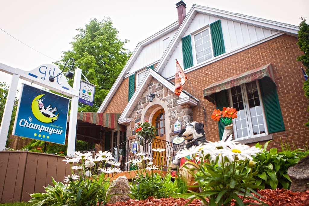 Au Petit Champayeur , Gîte touristique | 5 rue Hôtel de Ville, Warwick, QC J0A 1M0, Canada | Phone: (450) 775-0451