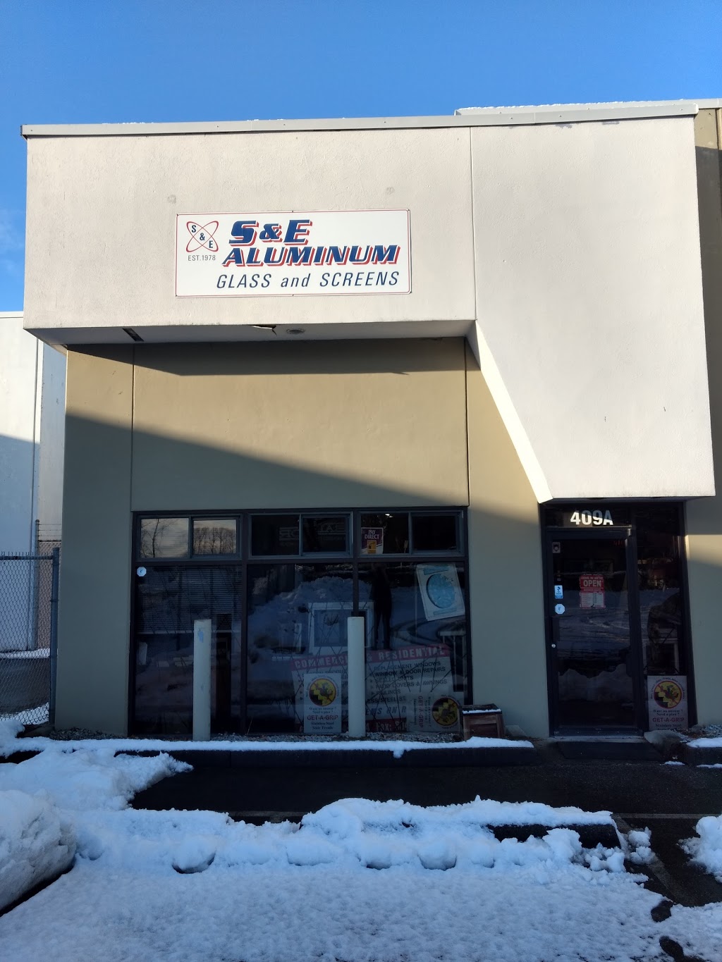 S & E Aluminum Glass And Screens | 14144 Marc Rd, Maple Ridge, BC V4R 2G5, Canada | Phone: (604) 464-2434