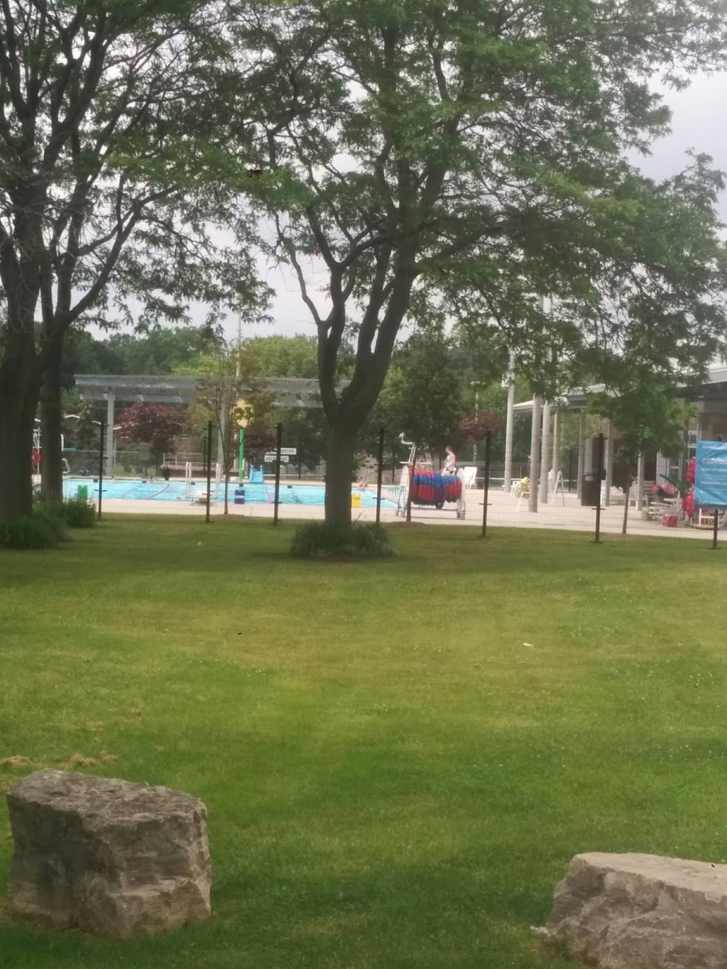 Erindale Outdoor Pool | 1244 Shamir Crescent, Mississauga, ON L5C 1L1, Canada | Phone: (905) 896-5503