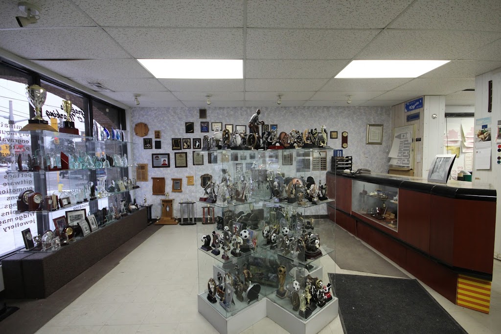 Familiar Faces Engraving Ltd | 2951 Carling Ave, Ottawa, ON K2B 8K6, Canada | Phone: (613) 828-7634