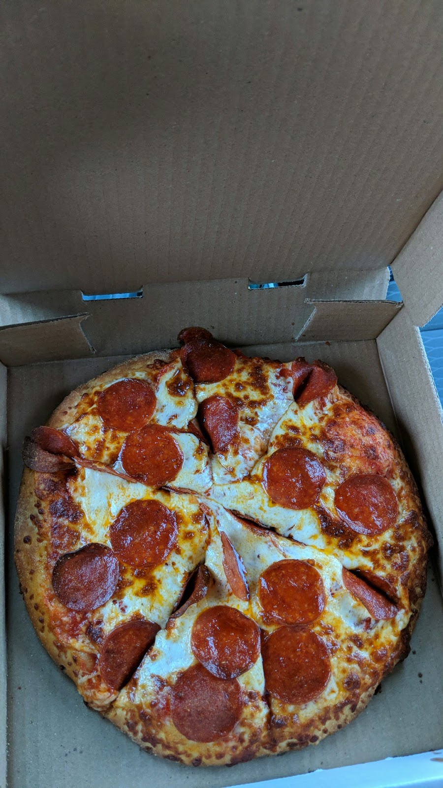 Reginos Pizza Aurora | 14810 Yonge St, Aurora, ON L4G 1N3, Canada | Phone: (905) 841-7002