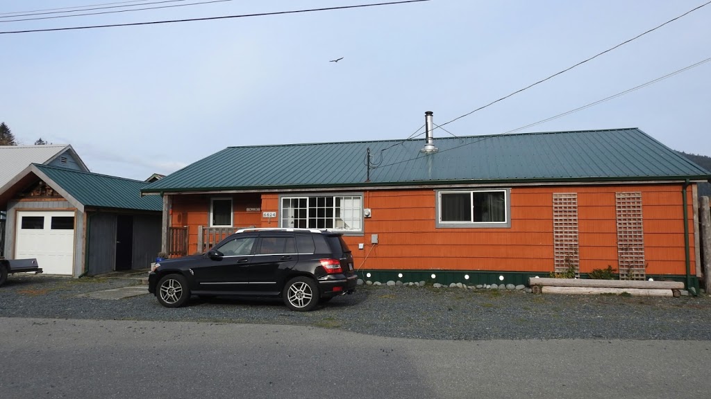 Port Renfrew Beach House | dr, 6624 Queesto Dr, Port Renfrew, BC V0S, Canada | Phone: (250) 217-1534