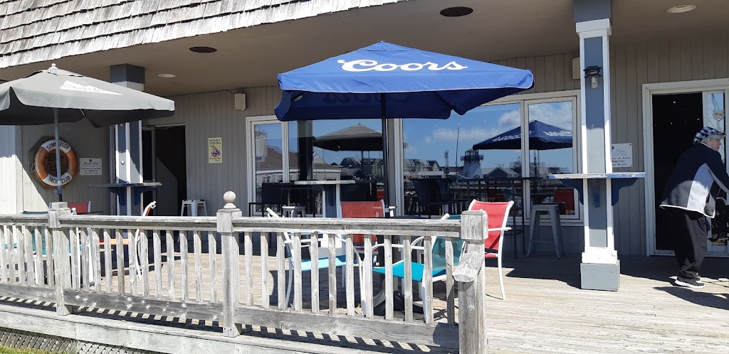 Breakwater Bar & Grill | 110 Water St, Summerside, PE C1N 5Y8, Canada | Phone: (902) 436-2153