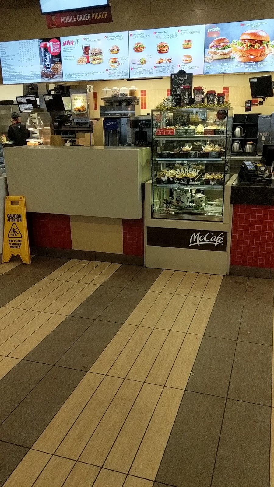 McDonalds | 390 Maidstone Ave W, Essex, ON N8M 2X5, Canada | Phone: (519) 776-4343