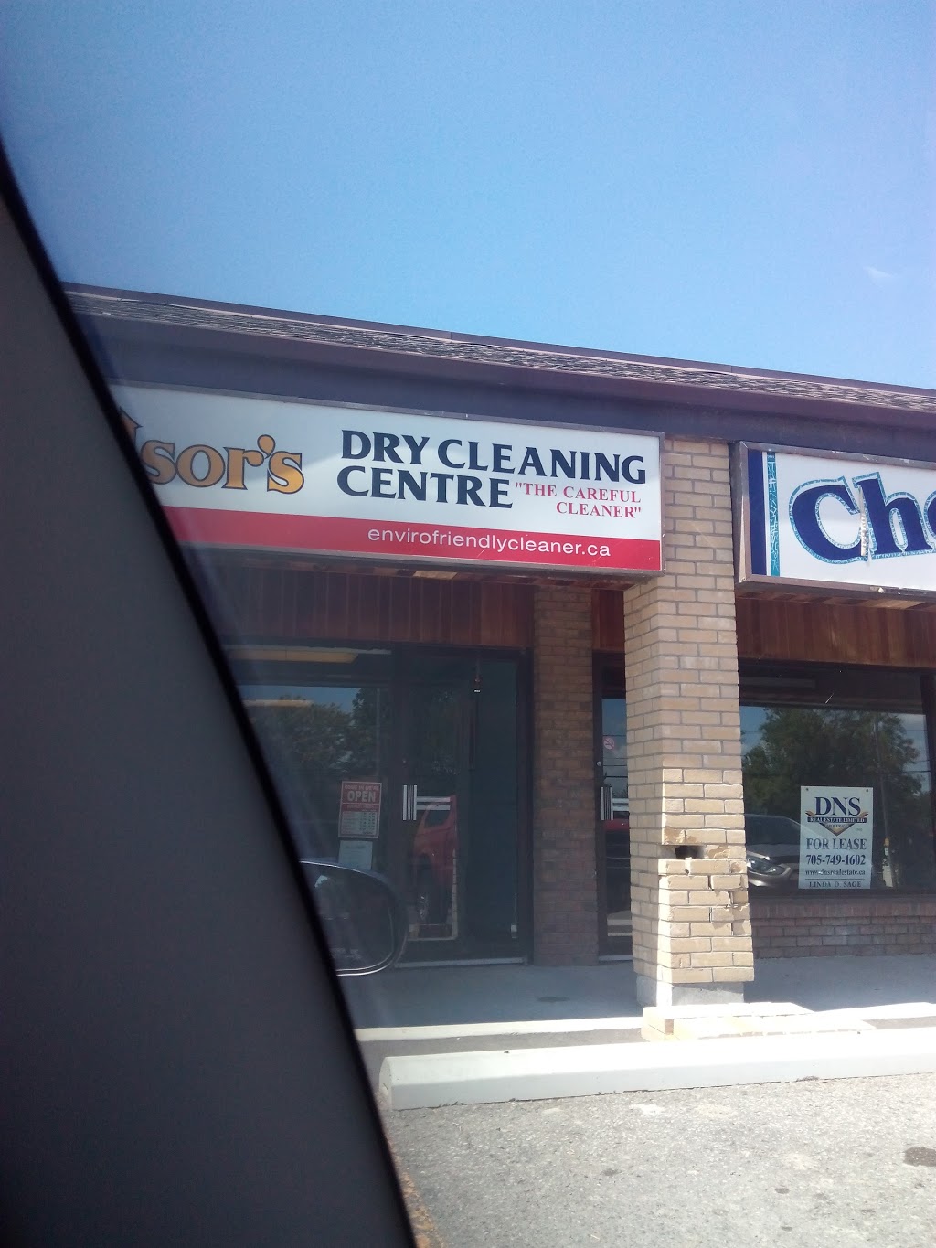 Windsors Dry Cleaning Ctr | 1123 Water St, Peterborough, ON K9H 3P7, Canada | Phone: (705) 742-8006