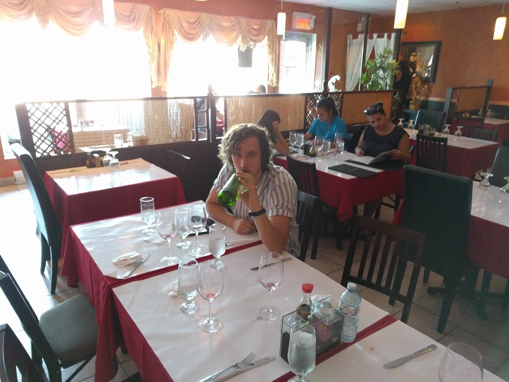 Restaurant Taasty Thai | 323 Montée des Pionniers, Terrebonne, QC J6V 1H4, Canada | Phone: (450) 581-7110