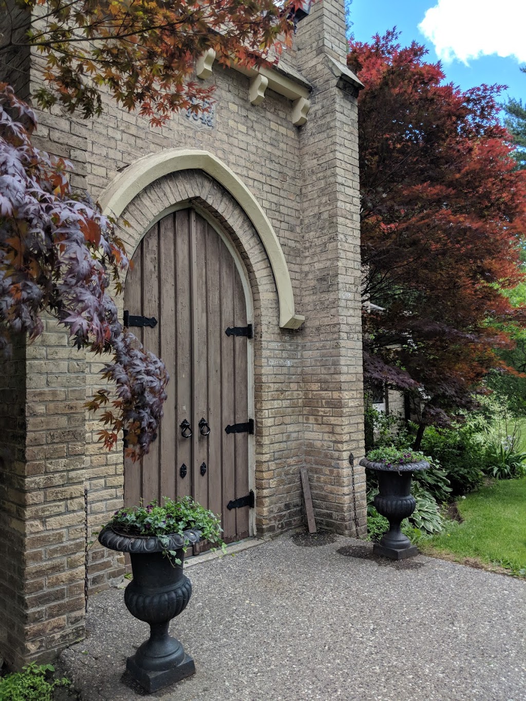 Saint Johns York Mills Anglican Church Cemetery | 19 Don Ridge Dr, Toronto, ON M2P, Canada | Phone: (416) 225-6611