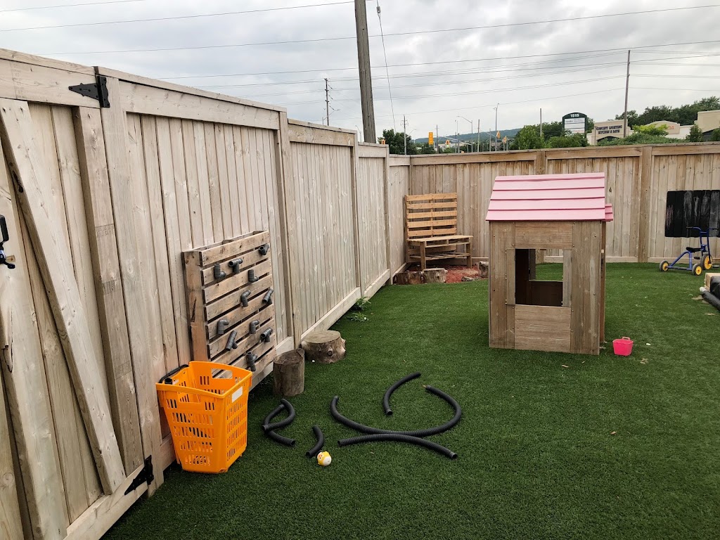 Tiny Hoppers Daycare Burlington | 2204 Industrial St, Burlington, ON L7P 0N6, Canada | Phone: (905) 331-0990