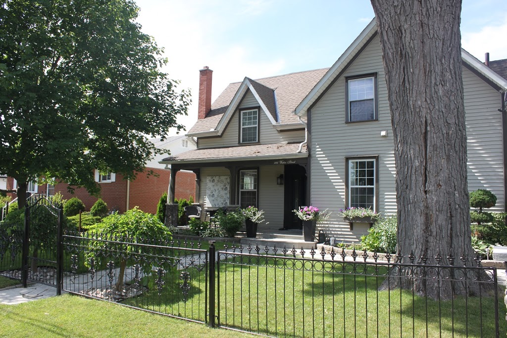 Twin Maples Bed & Breakfast | 226 Water St, Cobourg, ON K9A 1R4, Canada | Phone: (905) 376-3366