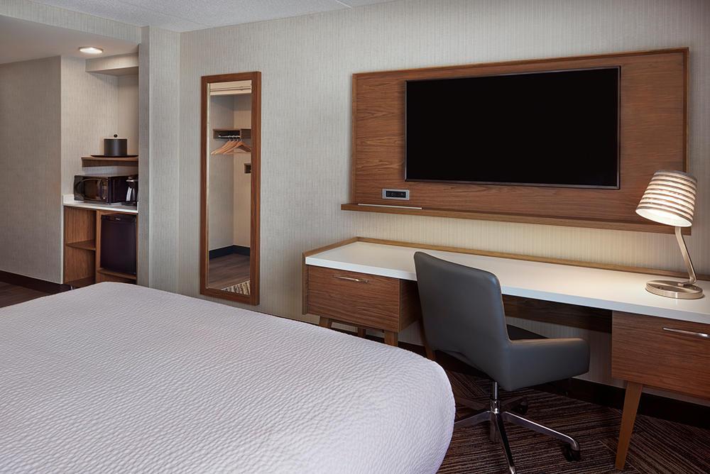 Four Points by Sheraton Hamilton - Stoney Creek | 49 Goderich Rd, Hamilton, ON L8E 4W8, Canada | Phone: (905) 578-1212