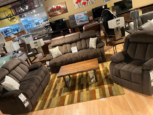 Leons Furniture | R.R. #2, Hwy #40 N, Chatham-Kent, ON N7M 5J2, Canada | Phone: (519) 351-4616