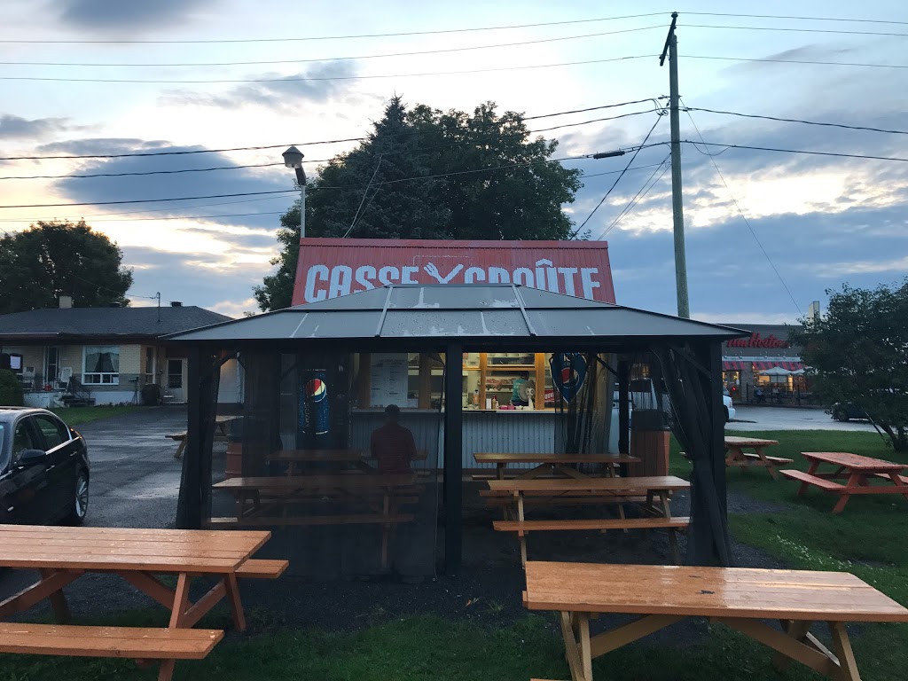 Casse Croûte | 126a Boulevard Laurier, Laurier-Station, QC G0S 1N0, Canada | Phone: (418) 728-3774