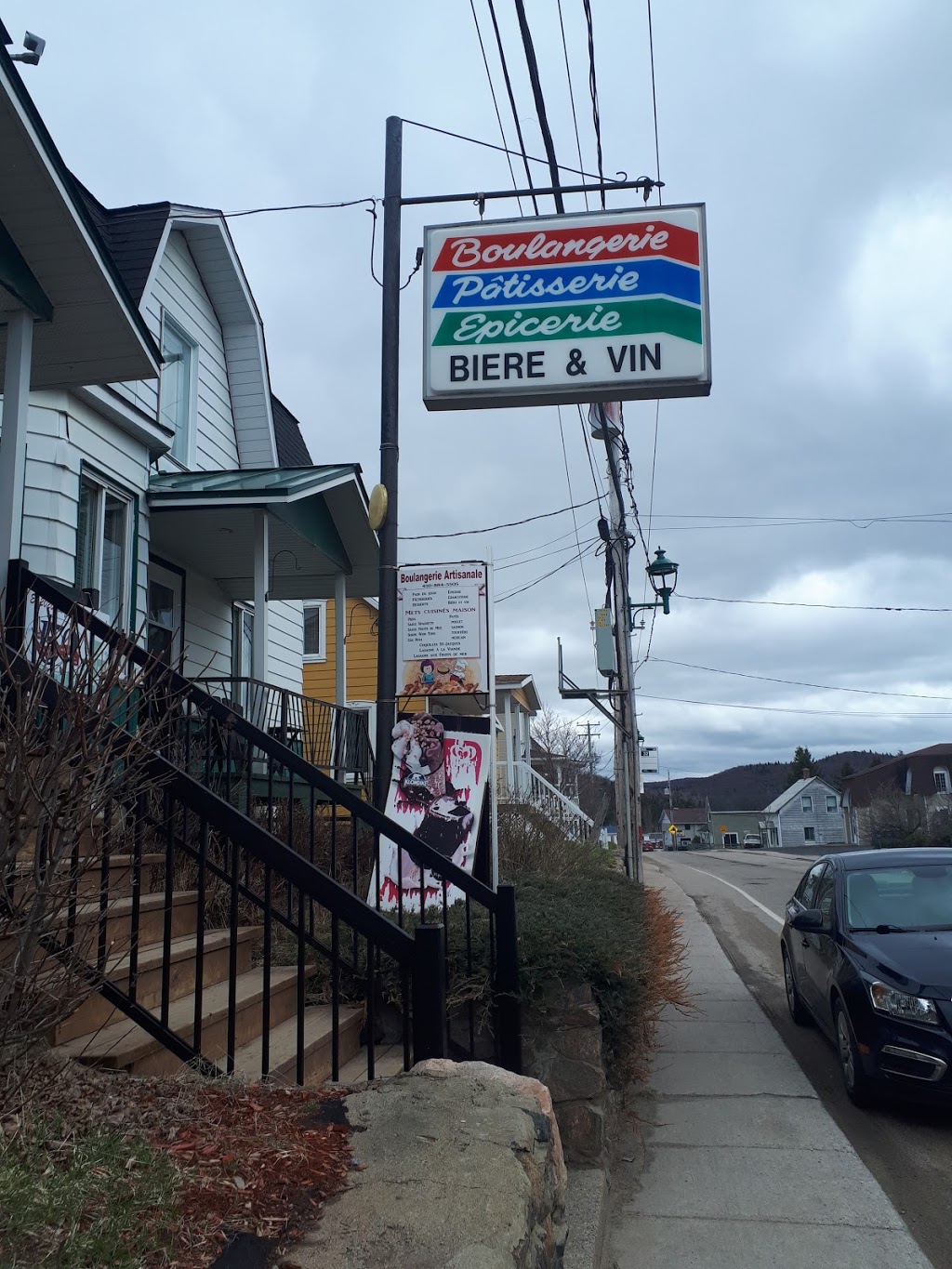 Boulangerie Epicerie St-Zenon | 6010 Rue Principale, Saint-Zénon, QC J0K 3N0, Canada | Phone: (450) 884-5505